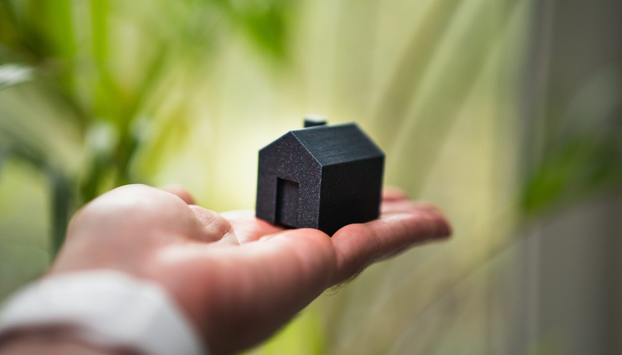 부동산 시장의 이중성: 전세가 상승과 상가 경매 침체의 진짜 의미 부동산 시장의 변화: 위기인가, 기회인가?